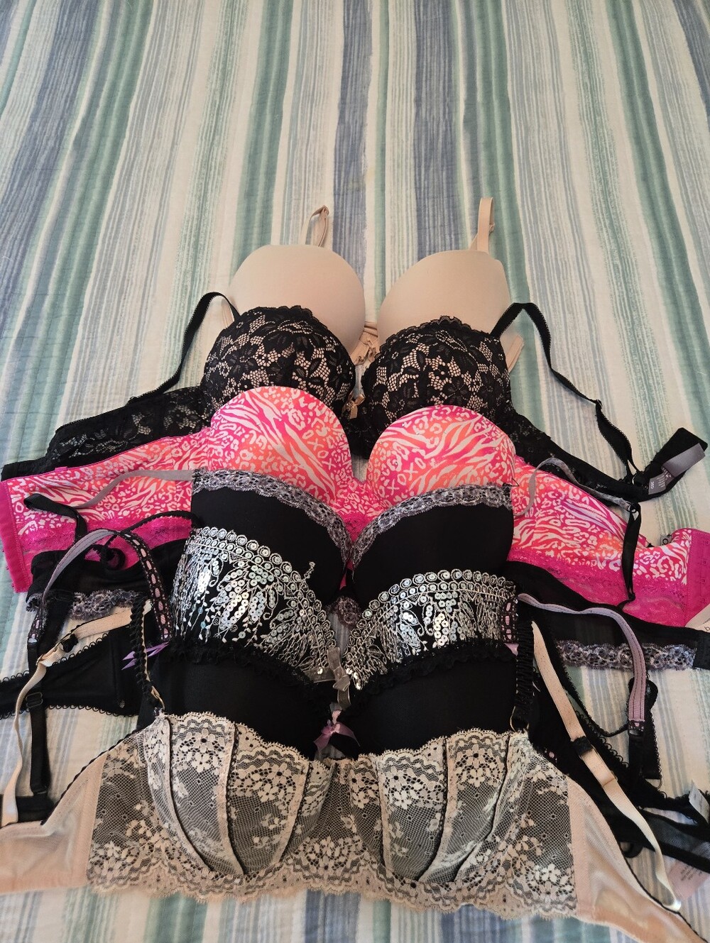 "7" Mixed Lace & Printed Push-Up Bra Bundle - Black, Pink, Beige 1 Victoria Sec
